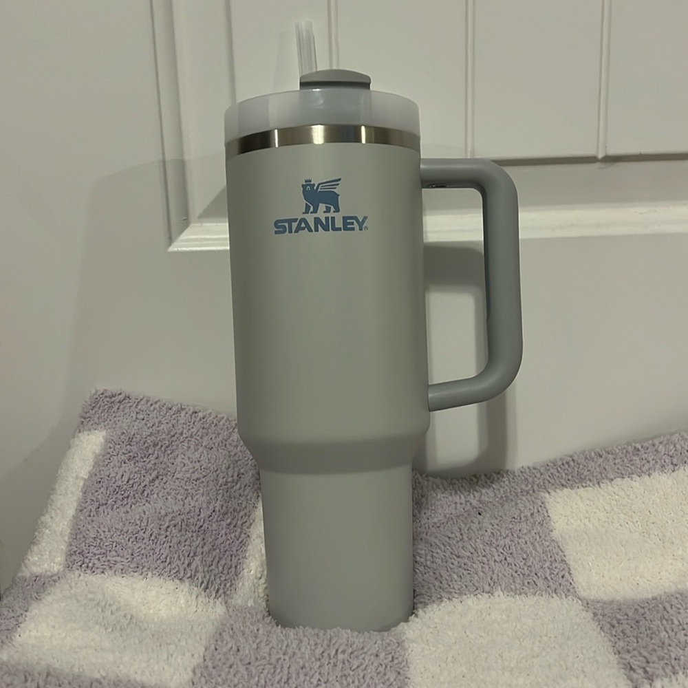 Stanley 40 oz tumbler